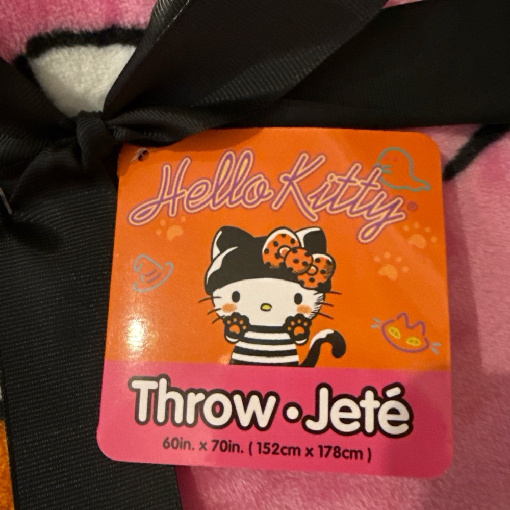 Hello Kitty Blanket/Throw - Picture 3 of 6